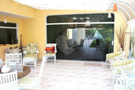 Casa Térrea à venda com 4 suítes em Jardim Cordeiro, São Paulo, SP