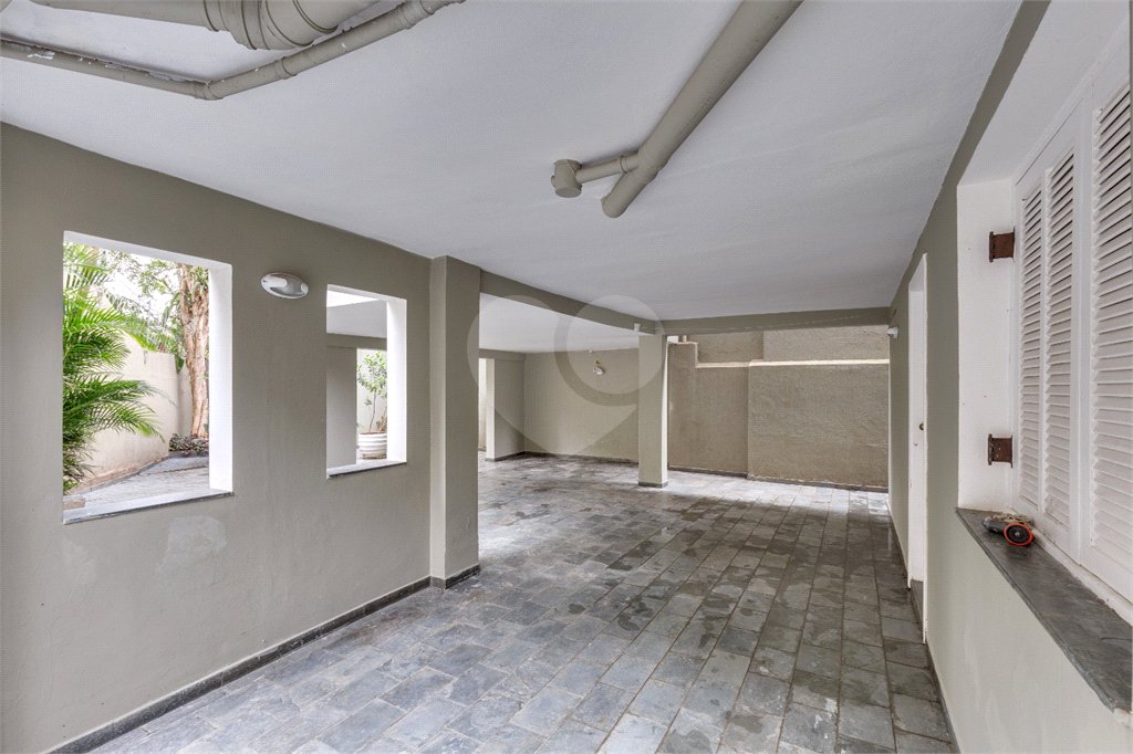 Casa à venda com 5 quartos, sendo 3 suítes, em Alto da Boa Vista, São Paulo, SP