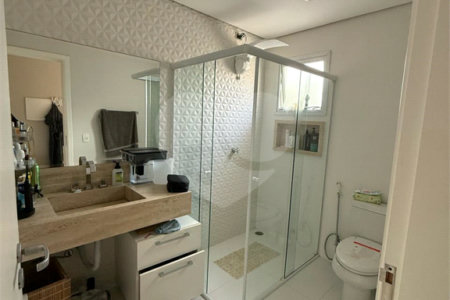 Casa à venda com 4 suítes no condomínio East Village, São Paulo - SP