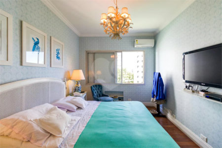 Apartamento à venda com 4 quartos, sendo 2 suítes, em Real Parque, São Paulo, SP