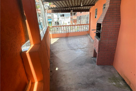 Sobrado à venda com 4 quartos, sendo 2 suítes, em Parque Sonia, São Paulo, SP