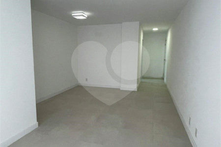 Apartamento à venda com 3 quartos, sendo 1 suíte, em Maracanã, Rio de Janeiro, RJ