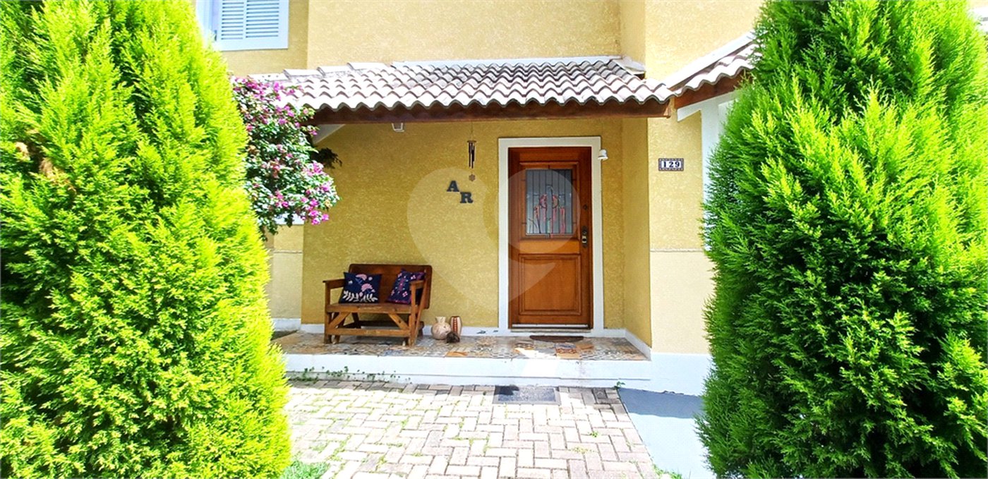 Casa à venda com 3 quartos, sendo 2 suítes, no condomínio Altos de São Roque, São Roque - SP