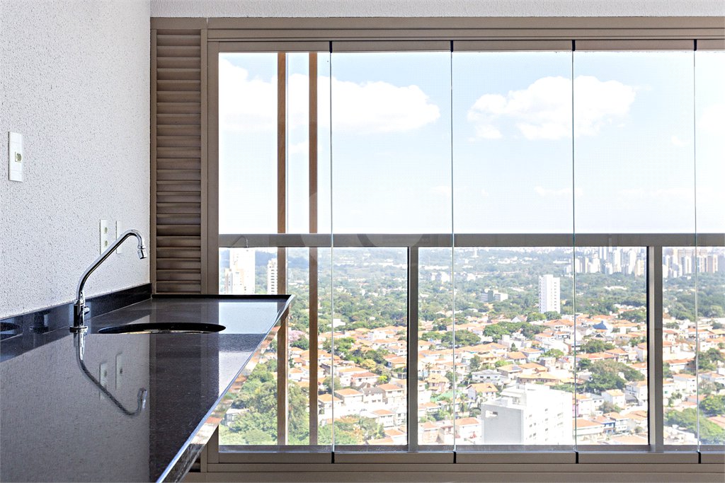 Apartamento à venda com 3 suítes em Sumarezinho, São Paulo, SP