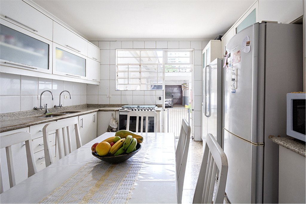 Casa para alugar com 5 quartos, sendo 2 suítes, em Brooklin, São Paulo, SP