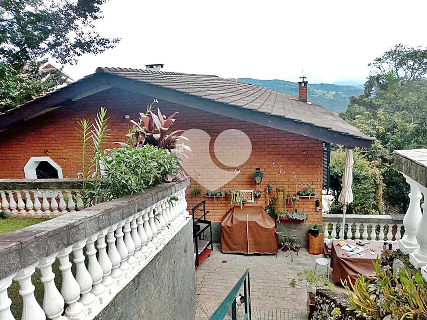Casa à venda com 5 quartos, sendo 4 suítes, em Roseira, Mairiporã, SP