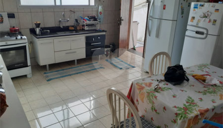 Sobrado à venda com 3 quartos, sendo 1 suíte,  em Vila Campo Grande, São Paulo, SP