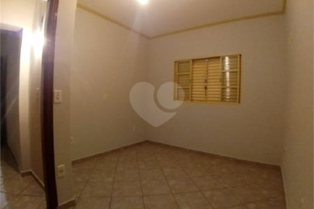 Sobrado à venda com 4 quartos, em Residencial Itamarati