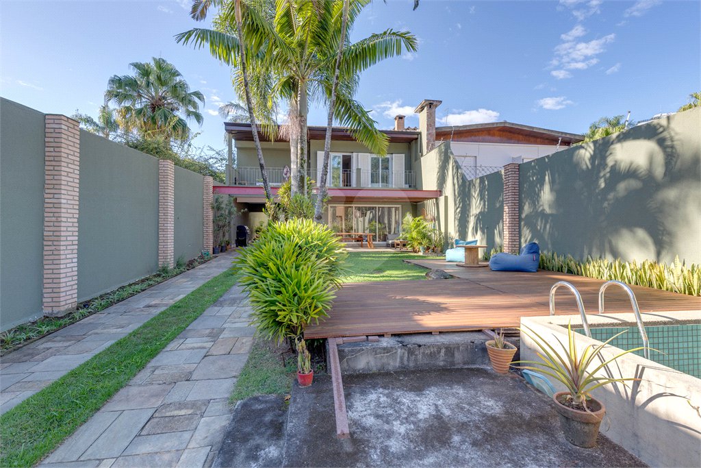 Casa à venda com 4 quartos, sendo 2 suítes,  em Alto da Boa Vista, São Paulo, SP