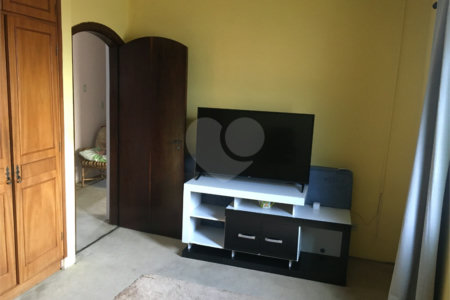 Casa à venda com 4 quartos, sendo 1 suíte, no Centro, Piracaia, SP