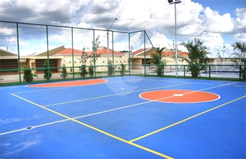 Casa à venda com 3 quartos, sendo 1 suíte,  no condomínio Vila Aracoara, Araraquara - SP