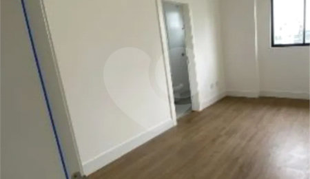 Apartamento à venda com 4 suítes em Meia Praia, Itapema, SC