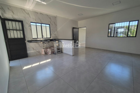 Casa térrea à venda com 3 quartos, sendo 1 suíte, em Vila Bonsai, Atibaia - SP
