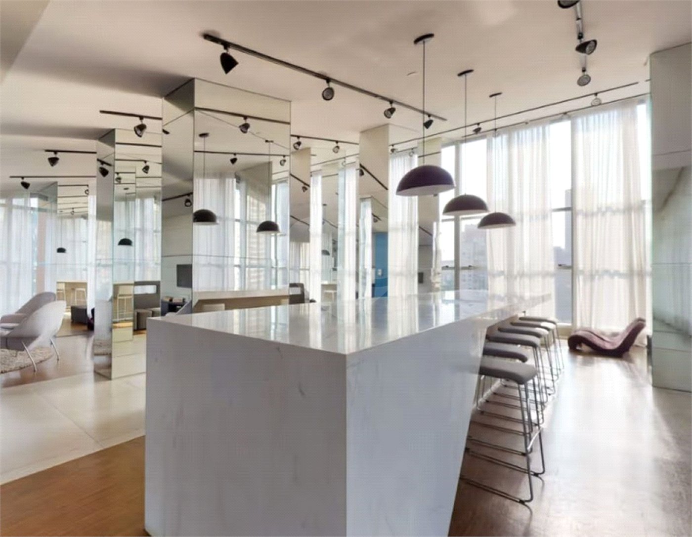 Apartamento à venda com 1 quarto em Vila Olímpia, São Paulo, SP
