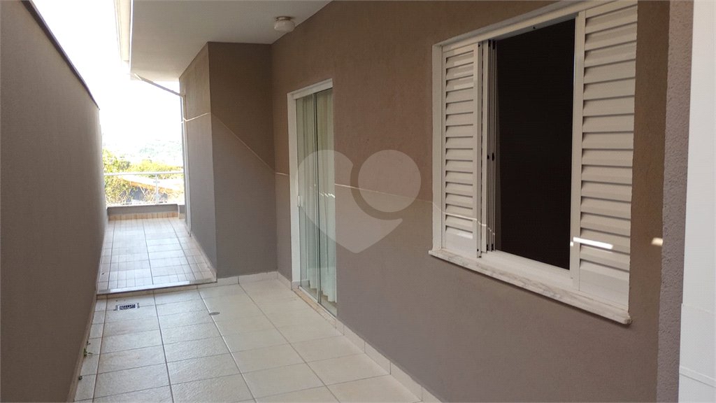 Casa à venda com 3 suítes no condomínio Picollo, Louveira - SP