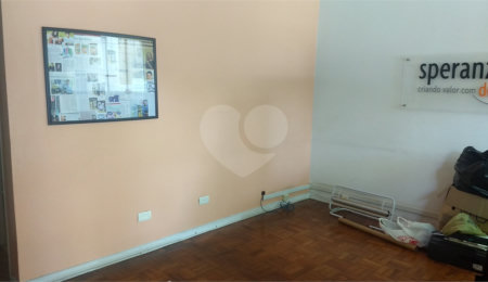 Sobrado à venda com 3 quartos, sendo 1 suíte,  em Alto da Boa Vista, São Paulo, SP