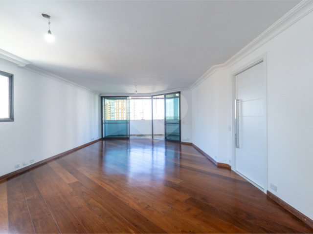 Apartamento à venda com 4 quartos, sendo 3 suítes,  em Campo Belo, São Paulo, SP