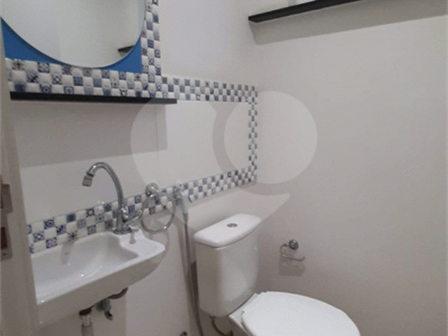 Casa à venda com 4 quartos, sendo 2 suítes,  em Jardim Prudência, São Paulo, SP
