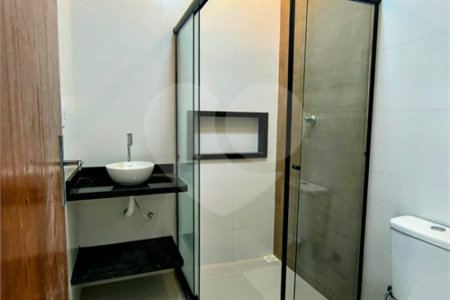 Casa à venda com 2 quartos, sendo 1 suíte,  em Guriri, Cabo Frio, RJ