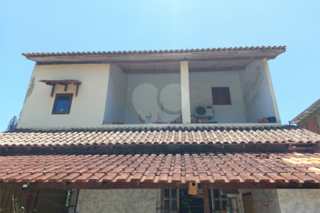 Casa à venda com 2 quartos, sendo 1 suíte,  em Vila Muriqui, Mangaratiba, RJ
