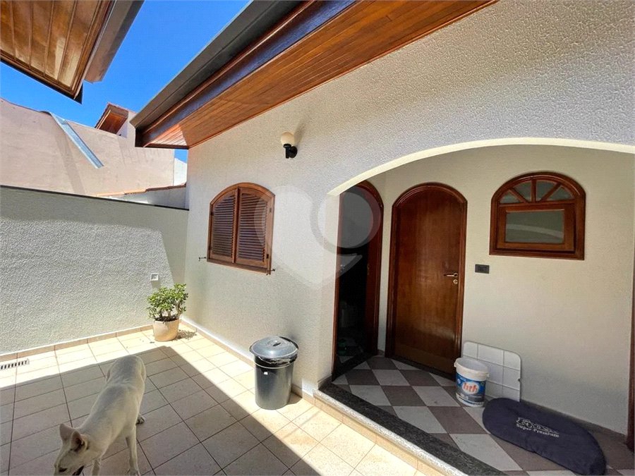 Casa à venda com 6 quartos, sendo 1 suíte, no condomínio Granja Olga I, Sorocaba - SP