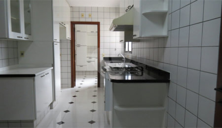 Apartamento à venda com 4 quartos, sendo 2 suítes,  em Cambuí, Campinas, SP