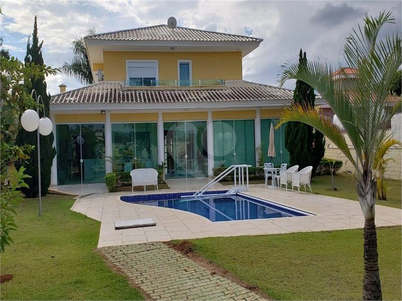 Casa à venda com 4 suítes no condomínio Aldeia da Serrinha, Sorocaba - SP