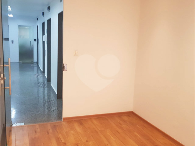 Sala à venda em Alto da Boa Vista, São Paulo, SP
