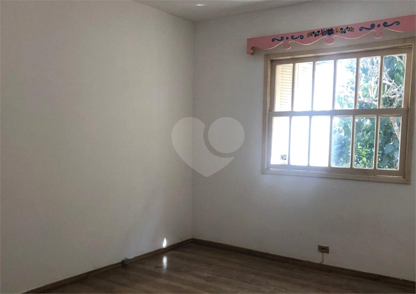 Casa à venda com 5 quartos, sendo 3 suítes, em Serra da Cantareira, Mairiporã, SP
