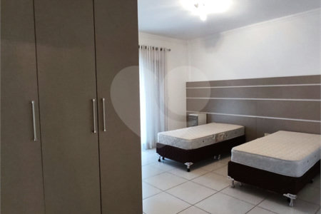 Casa à venda com 3 suítes no condomínio Shamballa II, Atibaia - SP