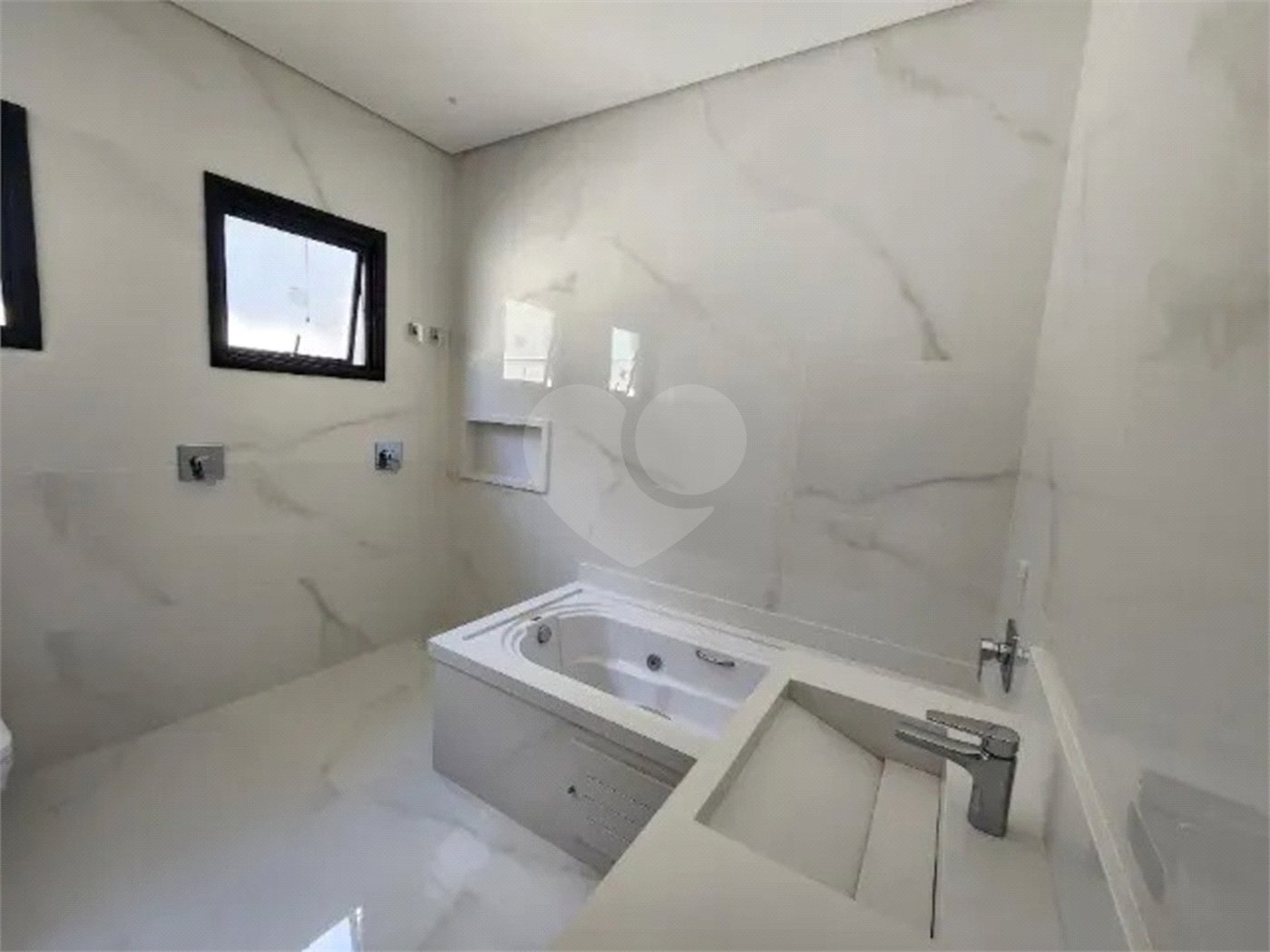 CASA A VENDA 280M², 4 DORMITORIOS, 4 SUITES, 4 VAGAS - URBANOVA - SÃO JOSÉ DOS CAMPOS/SP.