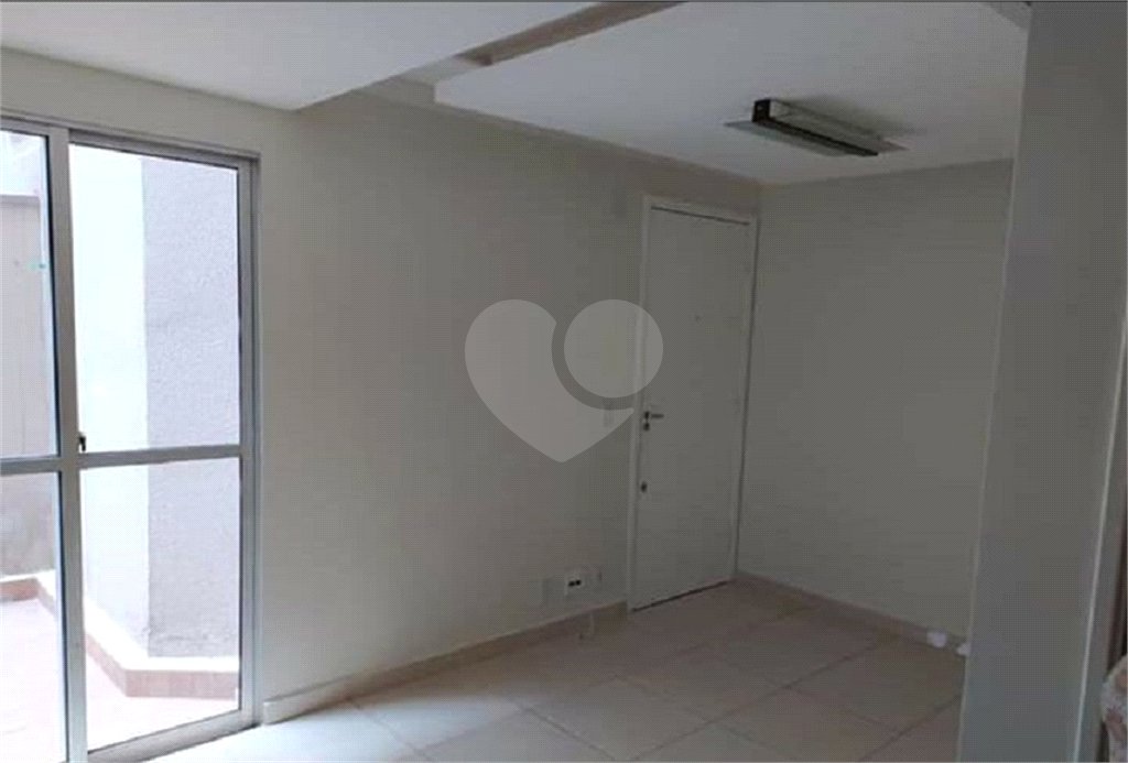 Apartamento no Condomínio Monte Nevada.