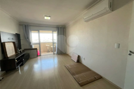 APARTAMENTO de 2 quartos (1 suíte) á venda em Santo André, 75m², 2 garagens fixas e cobertas, é entrar e morar!