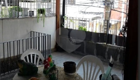 Sobrado à venda com 8 quartos, sendo 3 suítes,  em Liberdade, São Paulo, SP