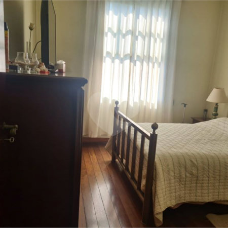 Casa à venda com 5 quartos, sendo 2 suítes,  em Jardim Morumbi, São Paulo, SP
