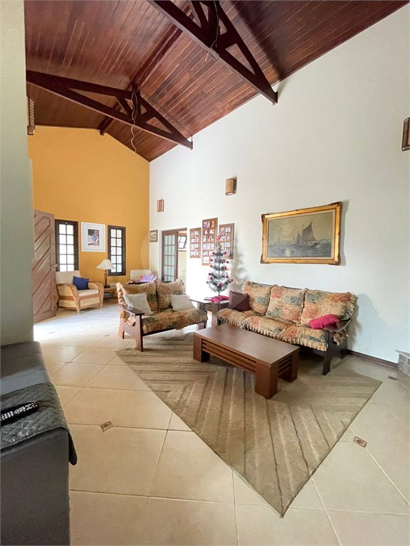 Casa à venda com 3 quartos, sendo 2 suítes,  em Jardim do Lago, Bragança Paulista, SP