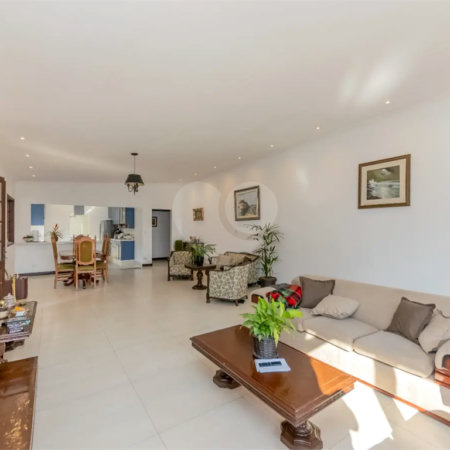 Casa à venda ou para alugar com 5 quartos, sendo 3 suítes, em Chácara Pavoeiro, Cotia, SP