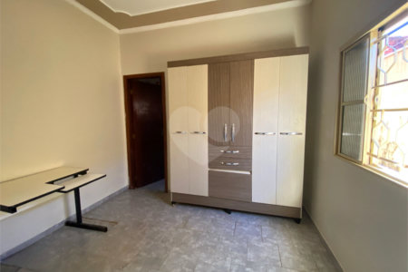 Casa à venda com 3 quartos, sendo 2 suítes, no Centro, Três Lagoas, MS