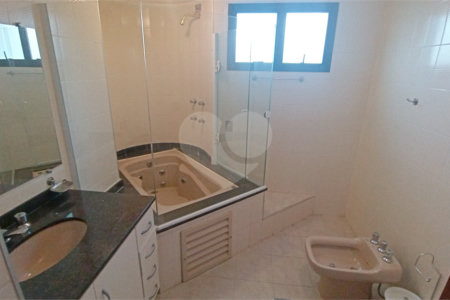 Apartamento à venda com 3 suítes no Centro, Vinhedo, SP