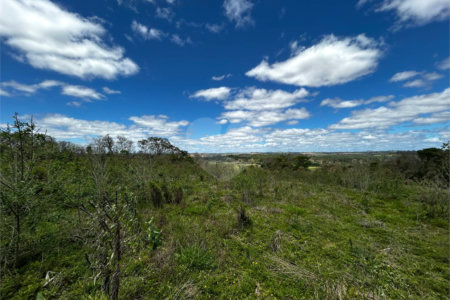 Sítio à venda com 2 quartos em Área Rural de Varginha, Itapetininga, SP