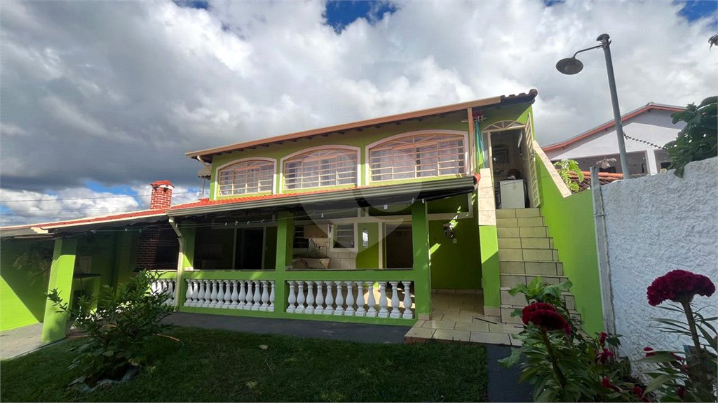 Casa à venda com 2 quartos, sendo 1 suíte, no Centro, Sarapuí, SP