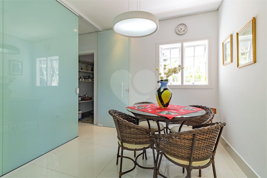 Casa à venda com 7 quartos, sendo 5 suítes,  em Morumbi, São Paulo, SP