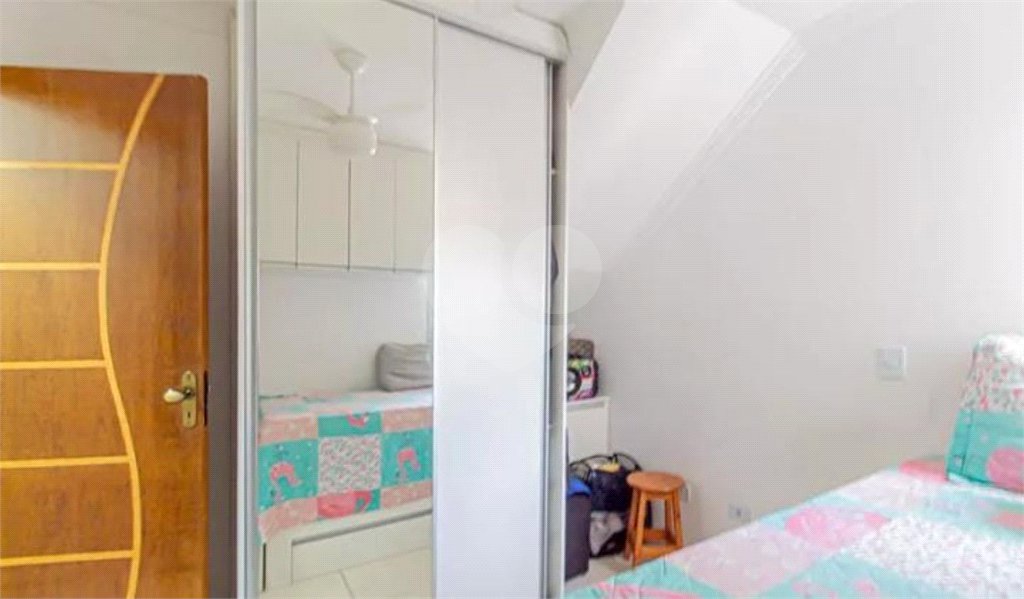 Casa à venda com 2 suítes no condomínio Residencial Flor de Lis, São Paulo - SP