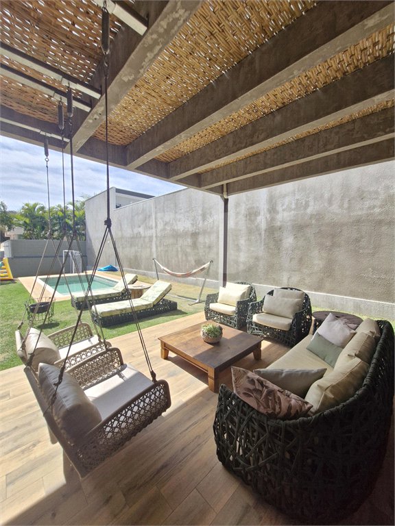 Casa à venda com 5 quartos, sendo 3 suítes, no condomínio Residencial Terras de Vinhedo, Vinhedo - SP