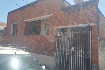 Casa à venda com 2 quartos no Centro, Araraquara, SP