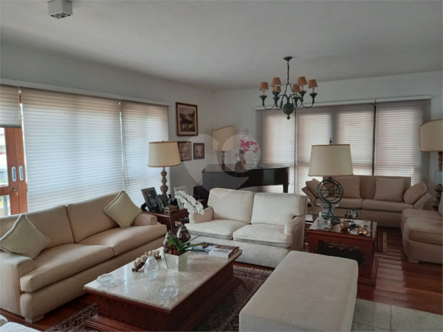 Casa à venda com 5 quartos, sendo 4 suítes,  em Santana, São Paulo, SP
