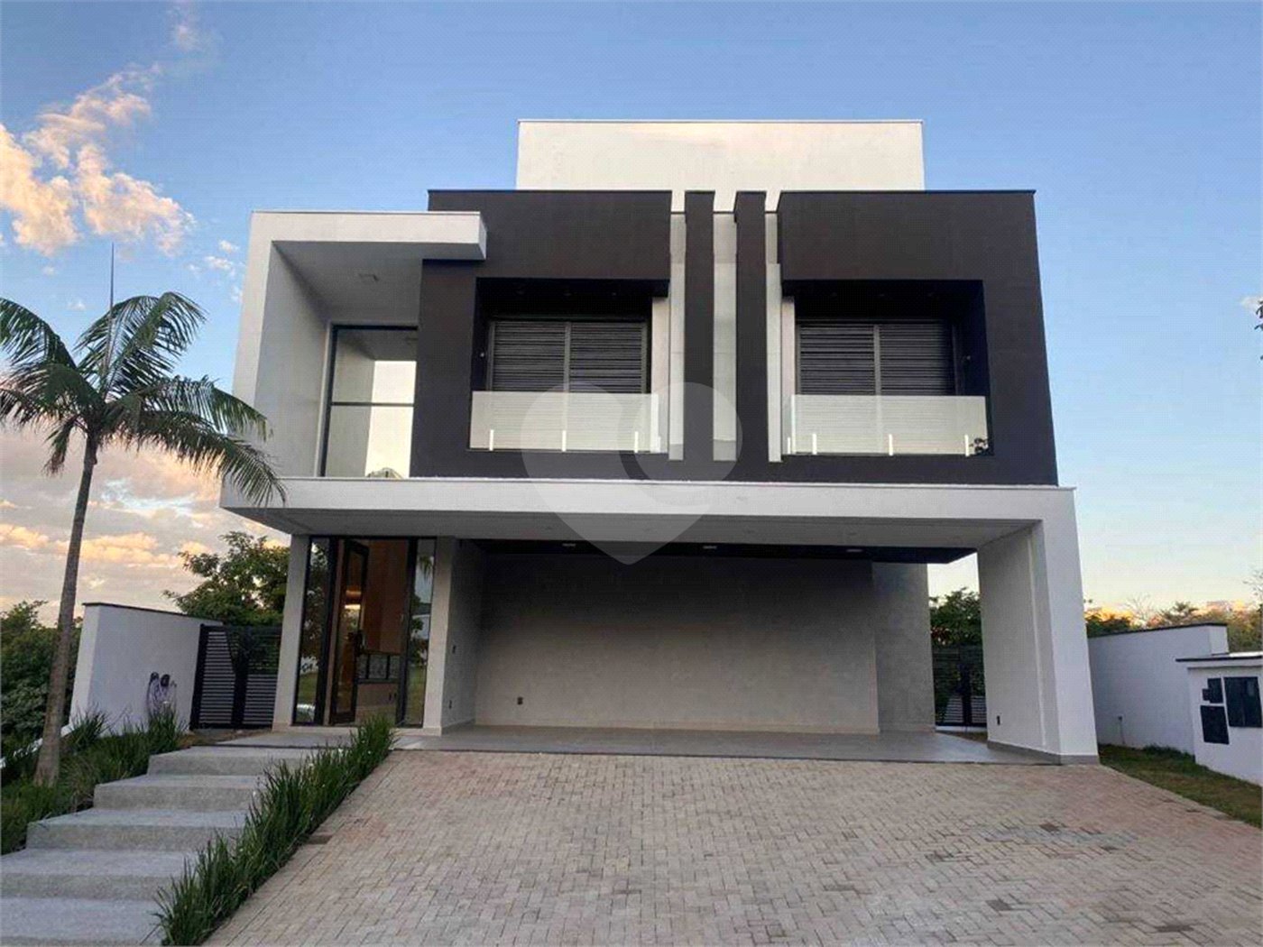 Casa à venda ou para alugar com 4 quartos, sendo 3 suítes,  no condomínio Alphaville Nova Esplanada 1, Votorantim - SP