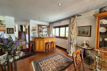 Casa de Vila à venda ou para alugar com 4 quartos, sendo 2 suítes,  em Jardim Leonor, São Paulo, SP