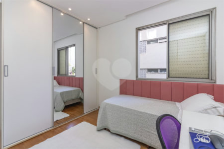Apartamento à venda com 3 quartos, sendo 1 suíte, em Itaim Bibi, São Paulo, SP