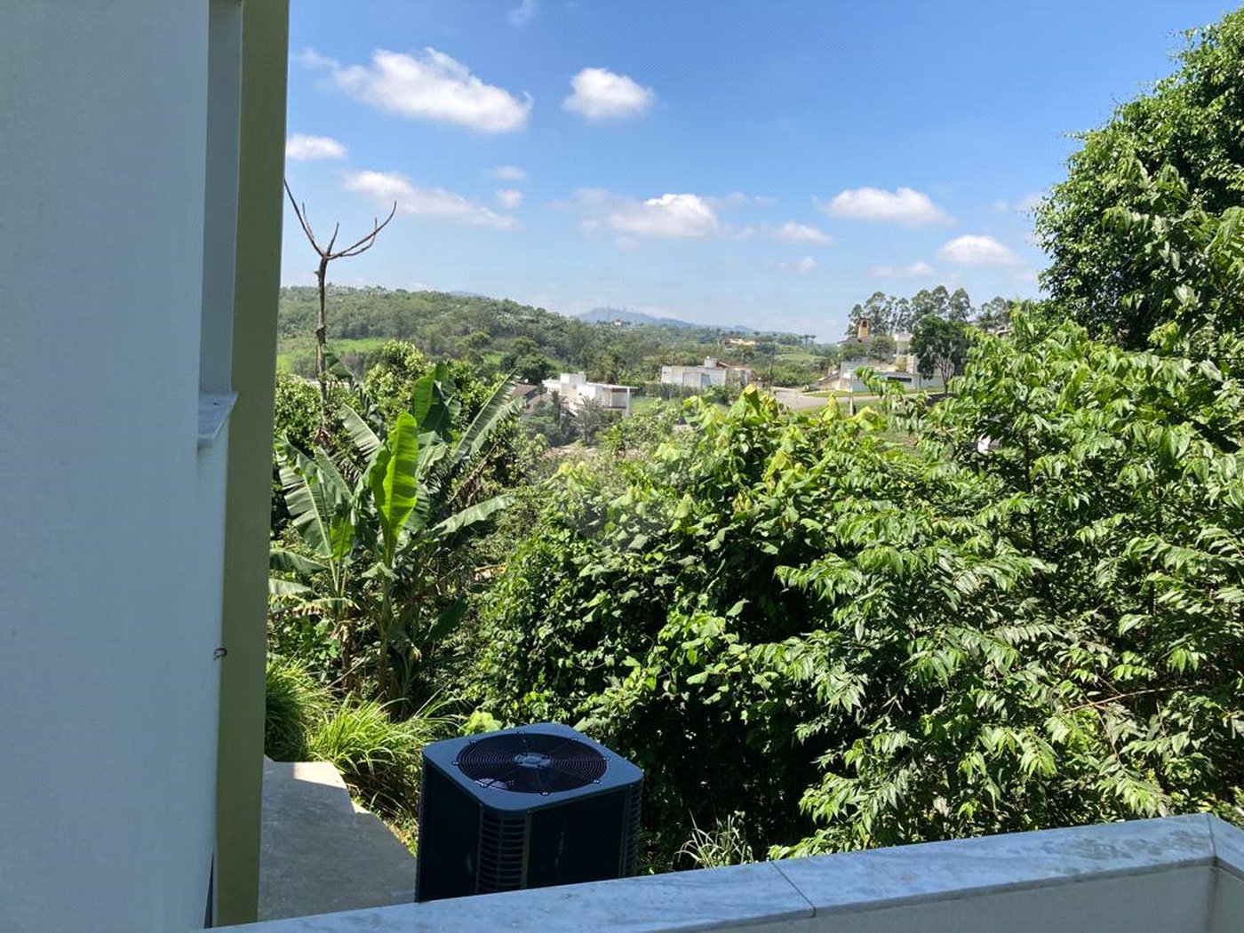 Casa à venda com 3 quartos, sendo 1 suíte,  no condomínio Monterey Ville, Mogi das Cruzes - SP